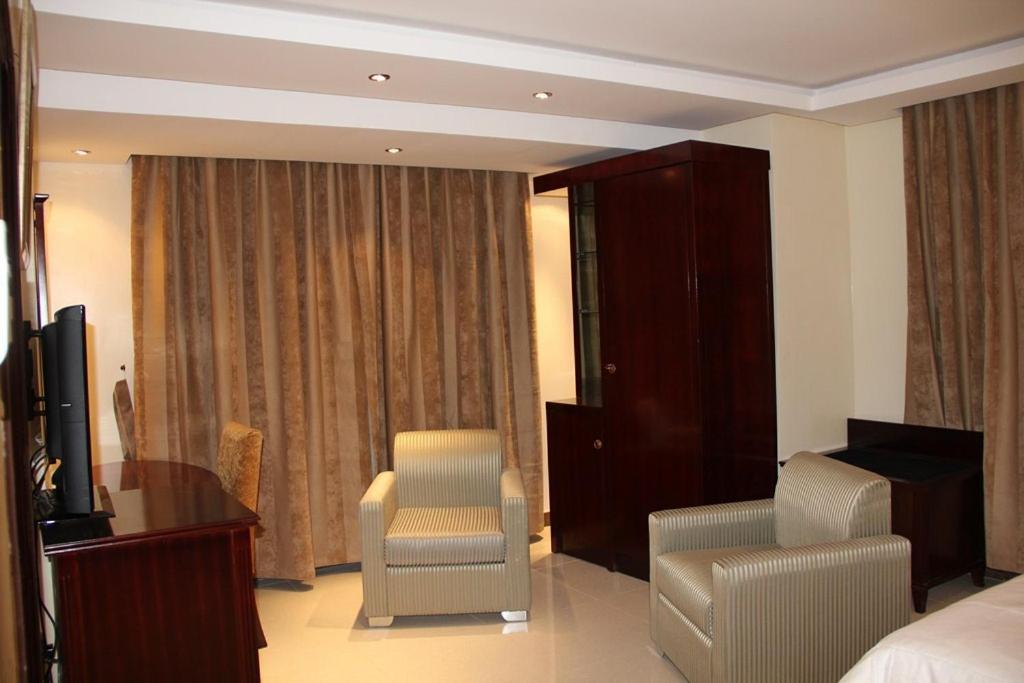 Al Salam Hotel Riyadh Room photo